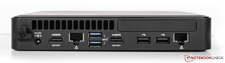 Posteriore: Connettore di alimentazione, 2x HDMI, 2x LAN (Intel i219-LM GbE +Intel i211-AT GbE), 2x USB3.1 Gen.2, 2x USB2.0