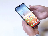 Un nuovo leak mostra il retro ridisegnato di Oppo Find X8 (Fonte: Oppo Zhou Yibao)