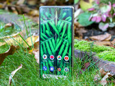 Google sostiene di aver migliorato il riconoscimento delle impronte digitali sui Pixel 6a e Pixel 7 con l'aggiornamento di questo mese. (Fonte: NotebookCheck)