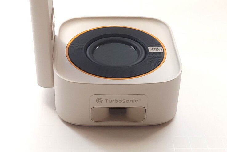 L'altoparlante Dolby Audio che spara verso l'alto si sente bene da ogni parte, mentre il condotto TurboSonic permette ai bassi provenienti da entrambi i lati dell'altoparlante di rafforzarsi a vicenda. (Fonte: Notebookcheck)