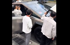 I dipendenti di BYD sembrano davvero interessati al Cybertruck, se il video è un esempio. (Fonte immagine: Twitter)