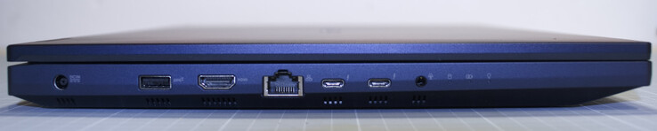 Presa di alimentazione a cavo; USB Tipo-A 3.1 Gen 2; LAN (RJ45); 2x USB Tipo-C con Thunderbolt 4 e PowerDelivery; audio combo da 3,5 mm