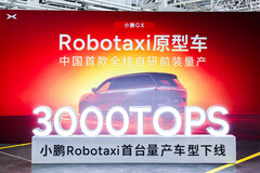Il primo robotaxi autonomo L4 prodotto in serie da Xpeng si basa sull'ammiraglia GX SUV e opera interamente senza LiDAR o mappe HD grazie alla massiccia potenza di calcolo a bordo