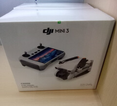 Il DJI Mini 3 dovrebbe essere ordinabile in più combinazioni, a differenza del Mini 3 Pro. (Fonte: @ShanScordamag1)