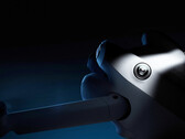 DJI ha mostrato il design frontale del Mini 4 Pro, che presenta cambiamenti rispetto al suo predecessore. (Fonte: DJI)