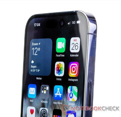 L&#039;iPhone 15 Pro avrà un aspetto diverso dal modello attuale, nella foto, anche se non radicalmente. (Fonte: Notebookcheck)