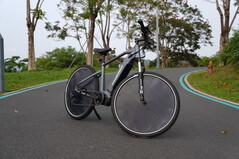La e-bike Phosgo Go 5 Ultra è dotata di un telaio a scavalco basso 