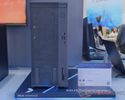 La serie ExpertCenter P700 dispone attualmente di due modelli. Nella foto: il P700 Mini Tower. (Fonte: Notebookcheck)