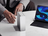 Il NAS S5 ha un design sottile e compatto. Nella foto: un'immagine promozionale del sistema.