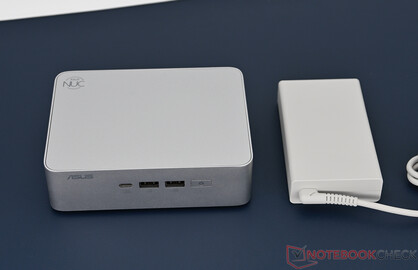 Asus NUC 15 Pro+ con alimentatore (19,5 V; 7,7 A)