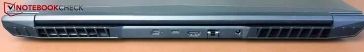 Retro: MiniDP, USB-C 3.2 Gen 2, HDMI 2.1, LAN, alimentazione