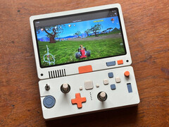 Il pilet può essere utilizzato anche come palmare da gioco (Fonte: soulscircuit)