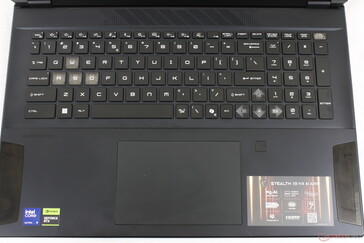 Tastiera spaziosa e full-size, per il gioco e la creazione di contenuti