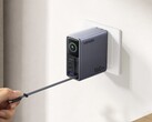 Il caricabatterie Nexode Pro da 160 W con cavo USB-C retrattile