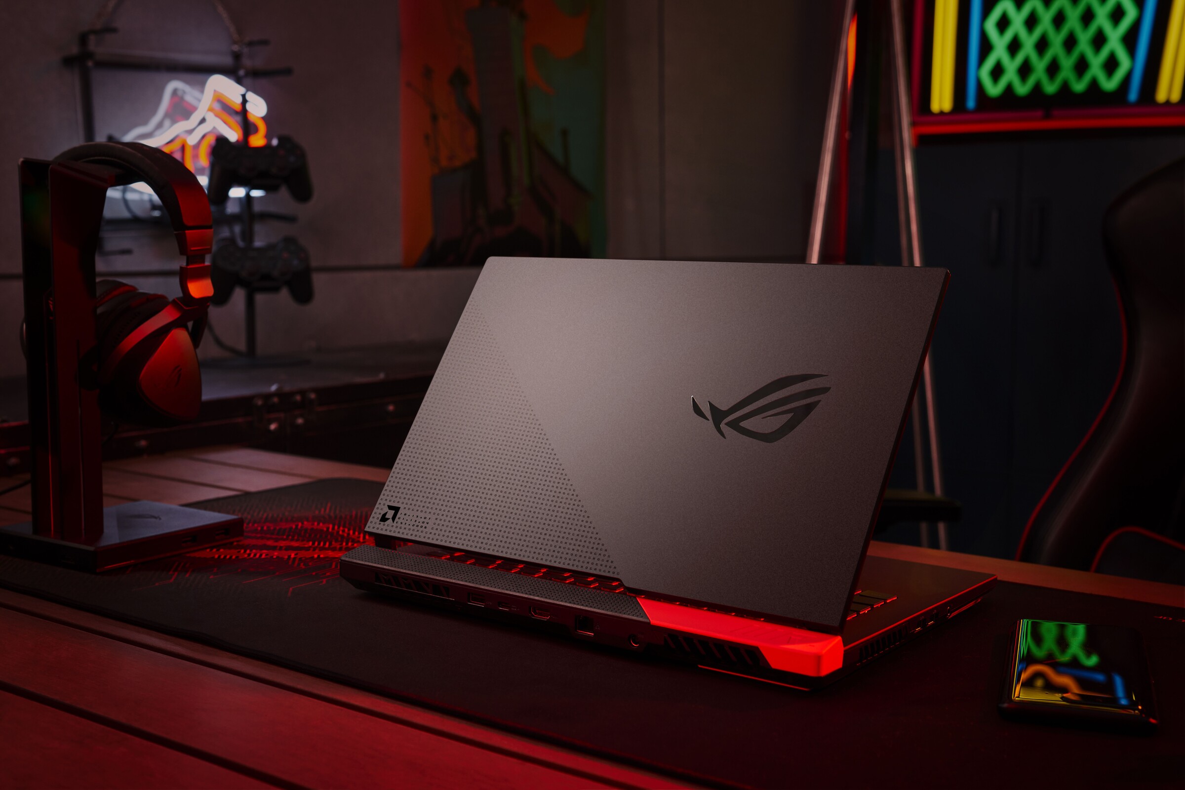 L'Asus ROG Strix G17 Advantage Edition è finalmente qui con uno schermo