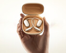 Gli OpenWear Stereo Pro costano 149,99 euro nell'UE. Nella foto: un'immagine promozionale degli auricolari open-ear. (Fonte: Xiaomi)