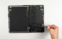 L'iPad Pro potrebbe essere facile da riparare, ma è tutt'altro che semplice rimuovere lo schermo (Fonte: iFixit)