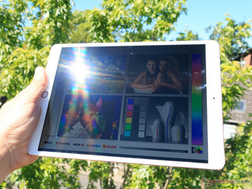 Apple iPad Pro 10.5 in pieno sole