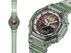 L'orologio frutto della collaborazione tra Casio G-Shock e Coca-Cola, modello GA2100CC-3A, nella foto.