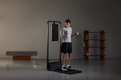 Una persona si allena al Gym Monster