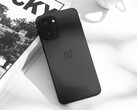 L'Ace 6T sarà lanciato come OnePlus 15R nel mercato globale. Nella foto: la colorazione nera del telefono. (Fonte immagine: 瘦子說 via OnePlus)