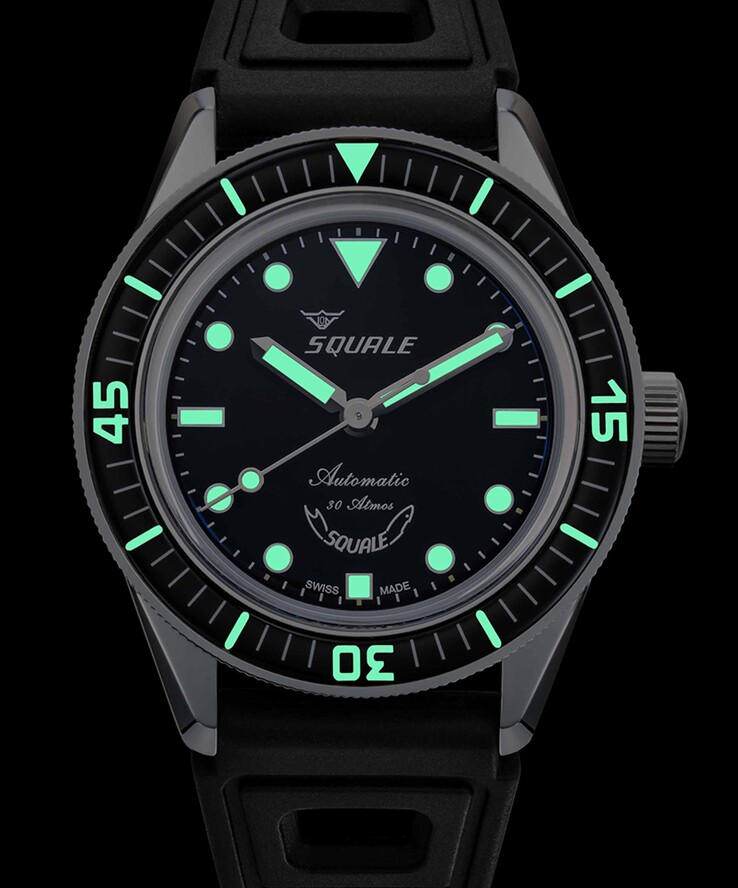 Lo Squale Sub-37 Legend ha una resistenza all'acqua di 300 metri