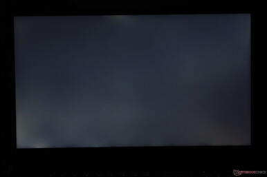 Moderata perdita di luce posteriore irregolare lungo l'angolo in basso a sinistra