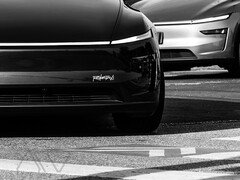Il logo della piattaforma di ride-sharing Tesla Robotaxi sul Modello Y. (Fonte immagine: @artsimage/X)