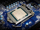 Il processore installato in una scheda madre compatibile con Comet Lake-S (Image Source: xfastest)