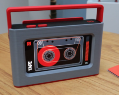 Il progetto del lettore di cassette NFC (nella foto) è stato modellato in Rhino 3D e stampato su una Bambu Labs P1S. (Fonte immagine: u/bharms27 via r/3Dprinting)