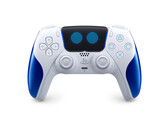 Il controller Astro Bot Limited Edition presenta gli occhi di Astro sul touchpad. (Fonte immagine: PlayStation on X/Twitter)