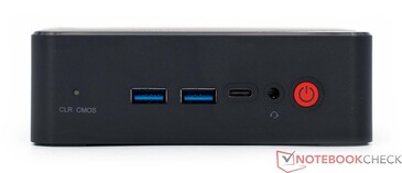 Anteriore: 2x USB 3.2 tipo A, USB tipo C, accensione