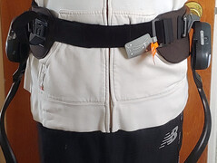 Si adatta alle giacche. (Fonte: Notebookcheck)