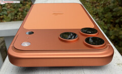 le vendite della serie iPhone 17 (nella foto) hanno contribuito a far salire la valutazione di Apple(Fonte: Notebookcheck)