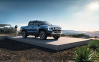 Il nuovo pick-up ibrido plug-in BYD Shark unisce una capacità di traino di 2,5 tonnellate al comfort di un moderno SUV.
