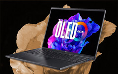 Lo Swift Go 16 Pro Black Edition dispone di numerose porte, tra cui due connessioni Thunderbolt 4. (Fonte: Acer)