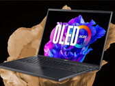 Lo Swift Go 16 Pro Black Edition dispone di numerose porte, tra cui due connessioni Thunderbolt 4. (Fonte: Acer)