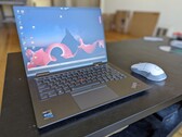 Recensione del convertibile Lenovo ThinkPad X1 Yoga G8: Nuova CPU, stessi problemi