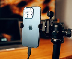 La fotocamera teleobiettivo periscopica dell&#039;iPhone 15 Pro Max costa Apple molto di più. (Immagine: Yianni Mathioudakis)