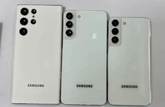 Il Galaxy S22, S22 Plus e S22 Note in bianco. (Fonte immagine: @heyitsyogesh)