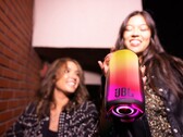 Il JBL Pulse 5 offre uno spettacolo di luci a 360° sincronizzato con la musica. (Fonte: JBL)