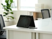 MSI Summit 14 Flip Evo è dotato di Tobii Aware e della tecnologia di tracciamento Tile. (Fonte immagine: MSI)