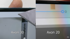 L'UDC dell'Axon 30 contro quello del 20. (Fonte: JerryRigEverything)