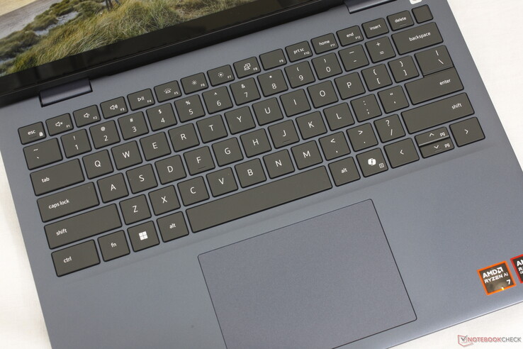 11.clickpad da 5 x 8 cm. Nonostante il cambio di nome, l'esperienza di digitazione è essenzialmente la stessa dei modelli Inspiron di ultima generazione