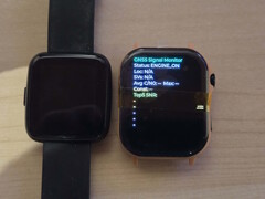 Il PineTime Pro (a destra) rispetto al PineTime.