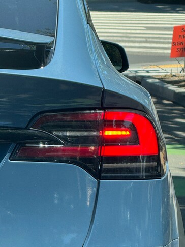 Nuovo colore blu della Model X