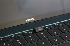 È ora che Huawei elimini l'imbarazzante tastiera webcam dai suoi portatili MateBook e MagicBook