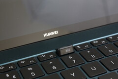 È ora che Huawei elimini l&#039;imbarazzante tastiera webcam dai suoi portatili MateBook e MagicBook
