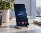 Con la funzione «Call for me», Gemini è in grado di gestire autonomamente le chiamate telefoniche sul Pixel 11. Gli utenti possono seguire la conversazione in tempo reale e subentrare in qualsiasi momento.