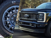 Una nuova serie di fughe di notizie suggerisce che potrebbe essere in arrivo un potenziale pick-up Ford Super Duty elettrico con motori a mozzo. (Fonte: Ford / Autoblog - modificato)